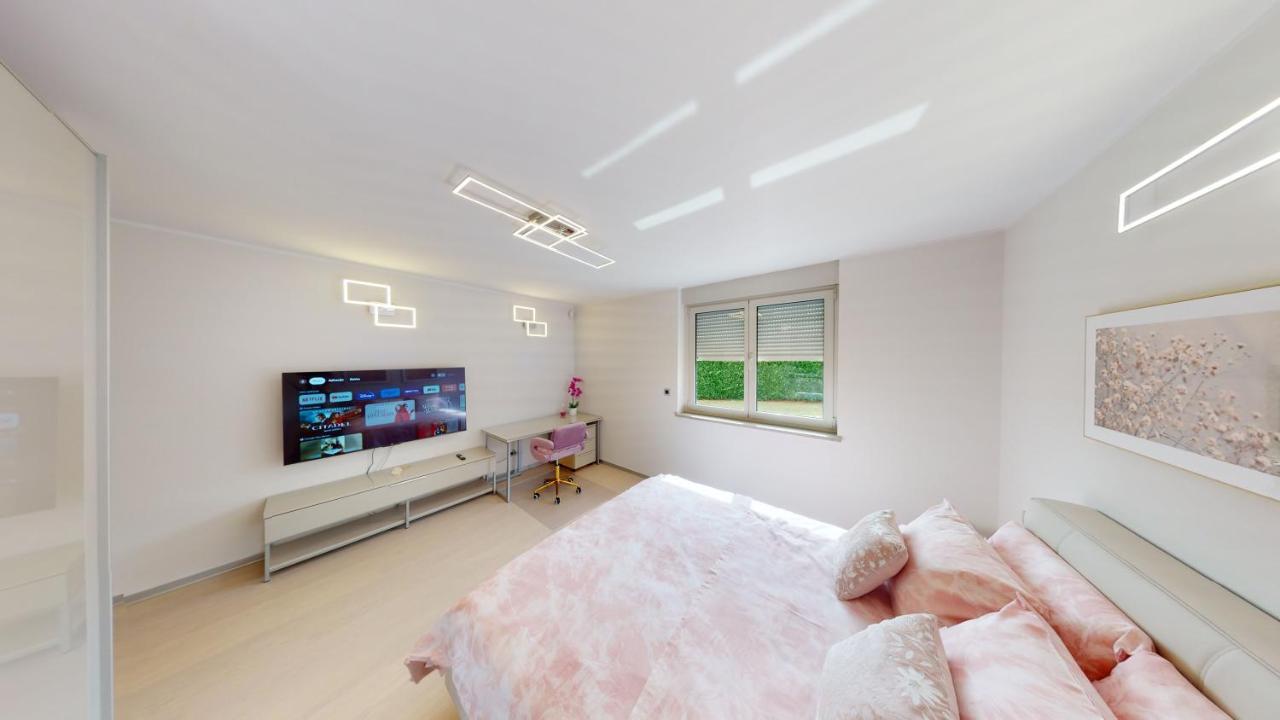 Design Apartment Emerald Viskovo Exterior photo