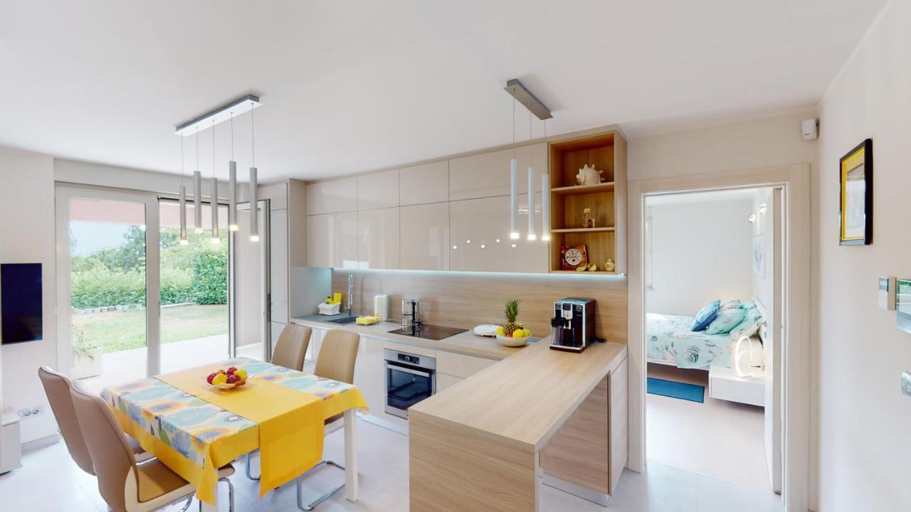 Design Apartment Emerald Viskovo Exterior photo